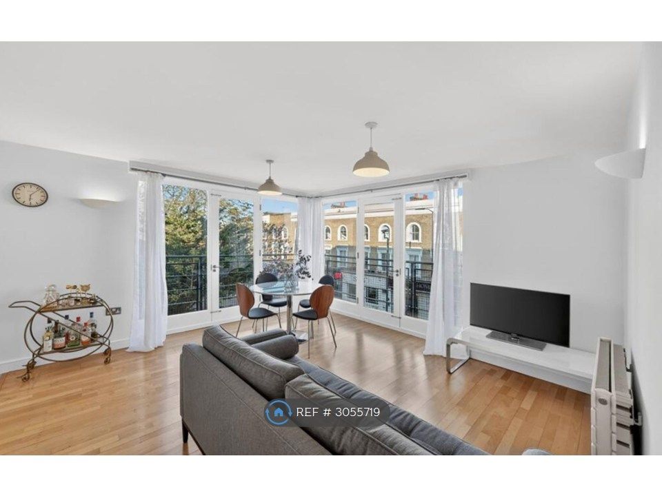 Property photo 1 of 10 Lounge