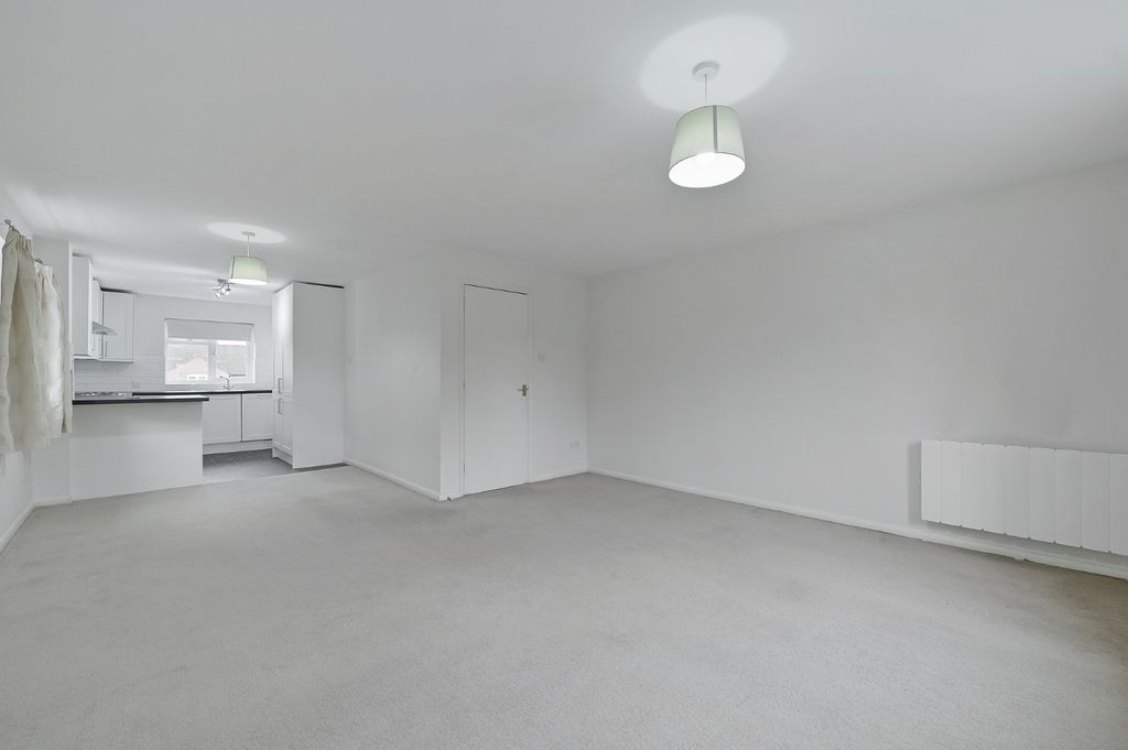 Property photo 3 of 7 Picture No. 23