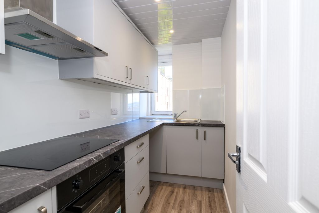 Property photo 1 of 30