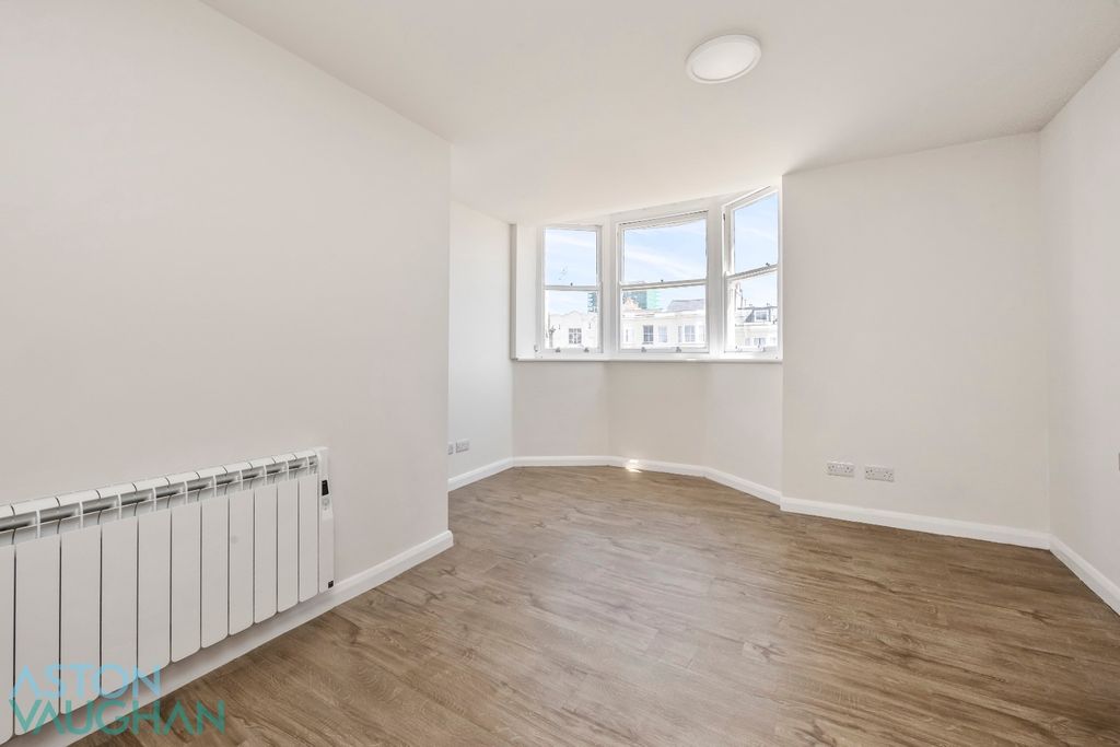 Property photo 2 of 10 5287451