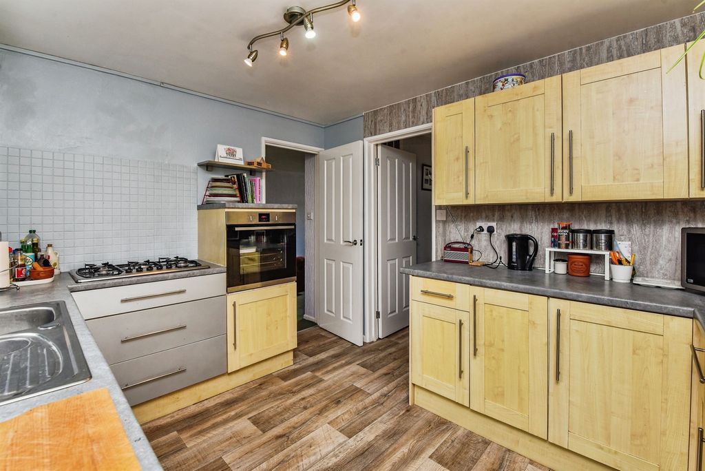 Property photo 2 of 13
