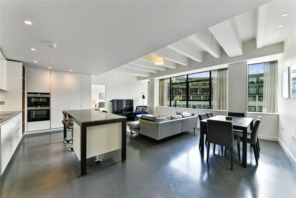 Property photo 1 of 10 Reception