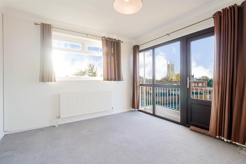 Property photo 3 of 11 2-Bed-Apartment-Lansdown12.Jpg