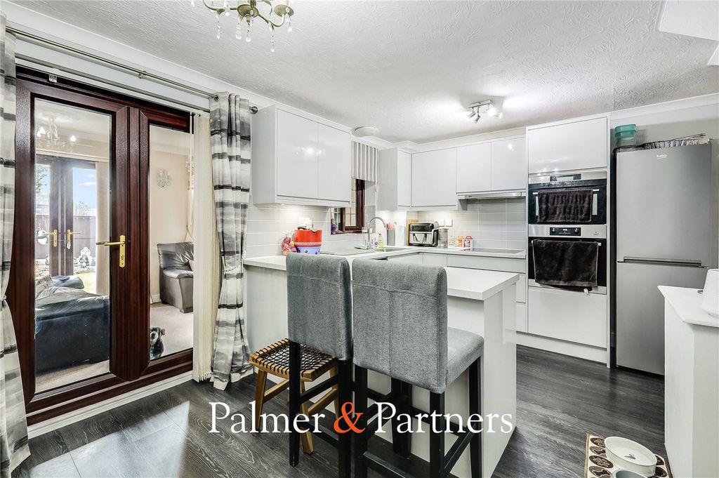 Property photo 2 of 30 Picture No. 05