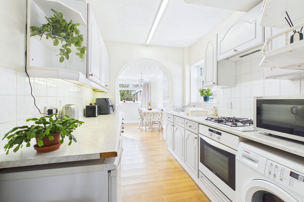 Property photo 3 of 11 Kitchen Diner