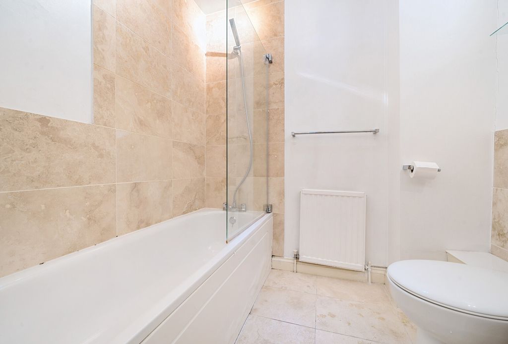 Property photo 3 of 10 Bathroom
