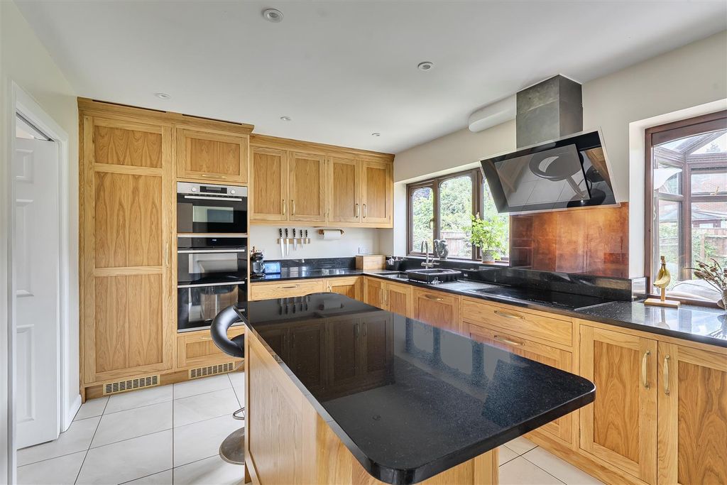 Property photo 2 of 23 Kitchen