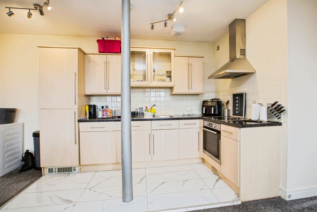 Property photo 3 of 13