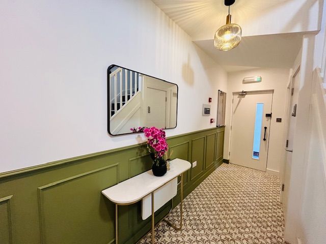 Property photo 3 of 5 Hallway