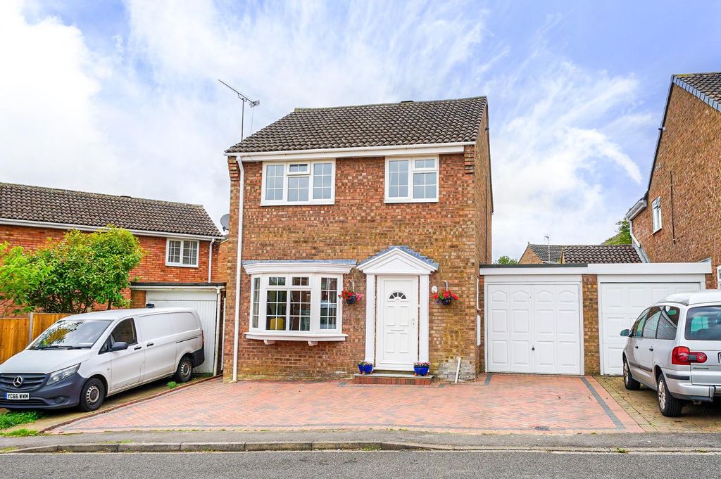 Property photo 1 of 18