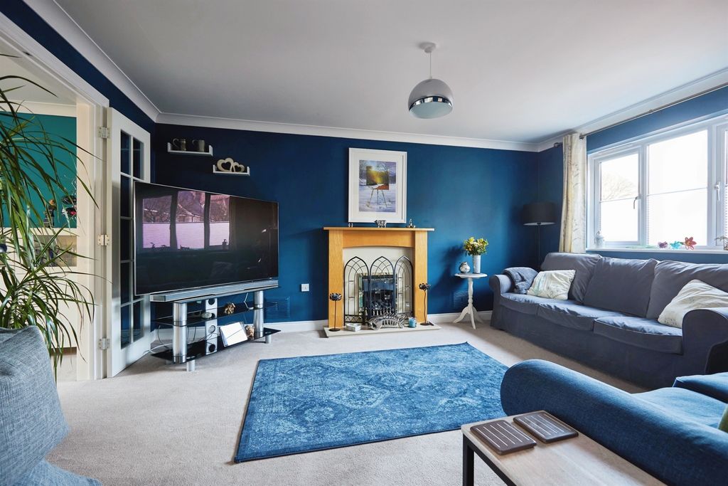 Property photo 2 of 21