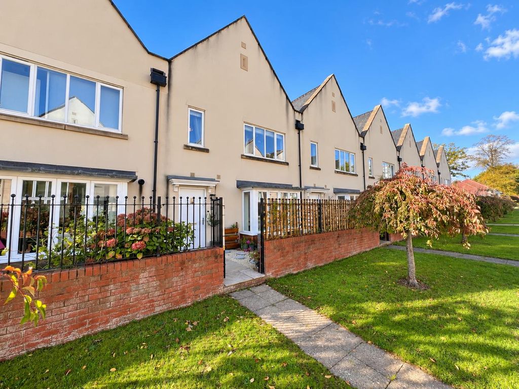 Property photo 1 of 26 21.Png