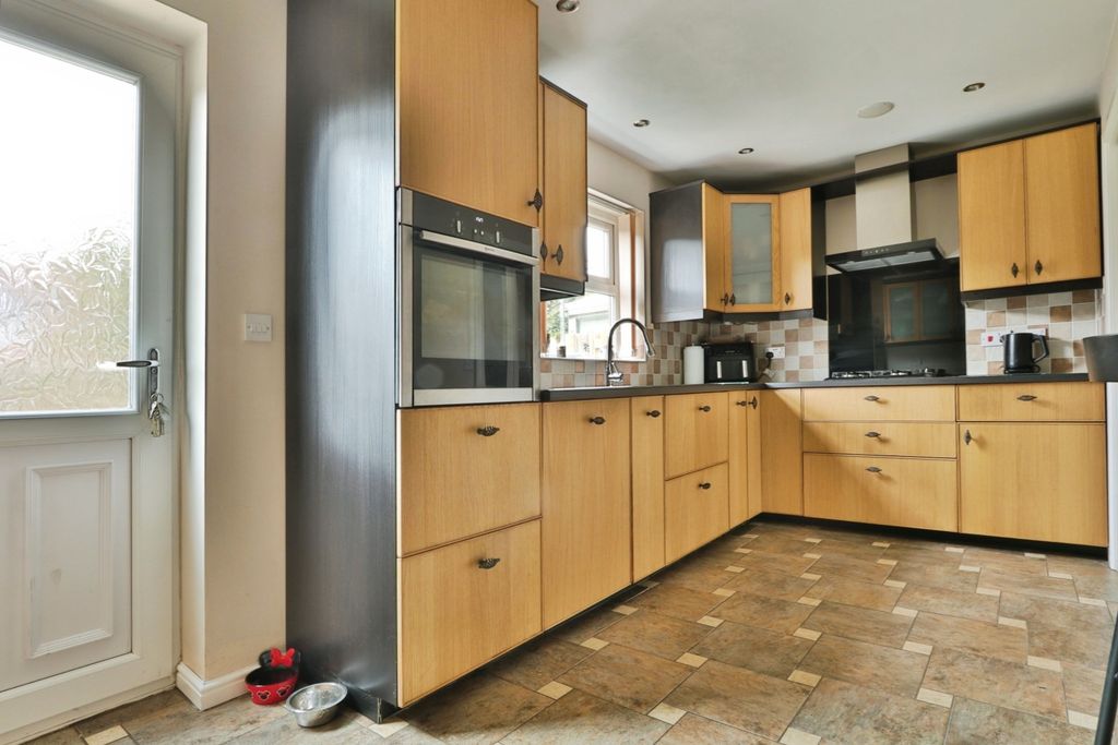 Property photo 2 of 16 4481472