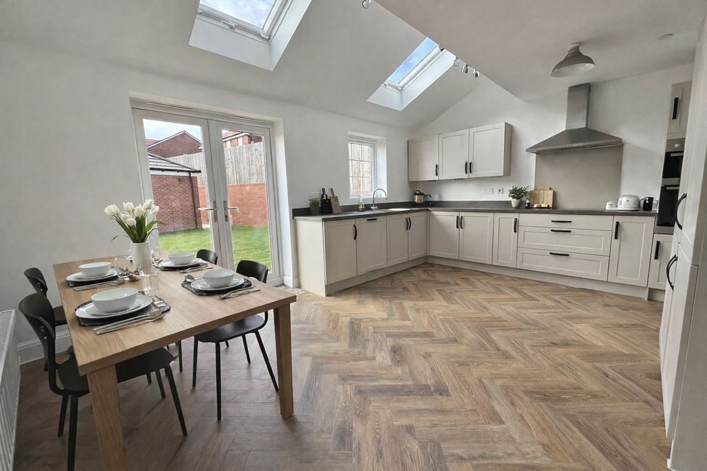 Property photo 3 of 25