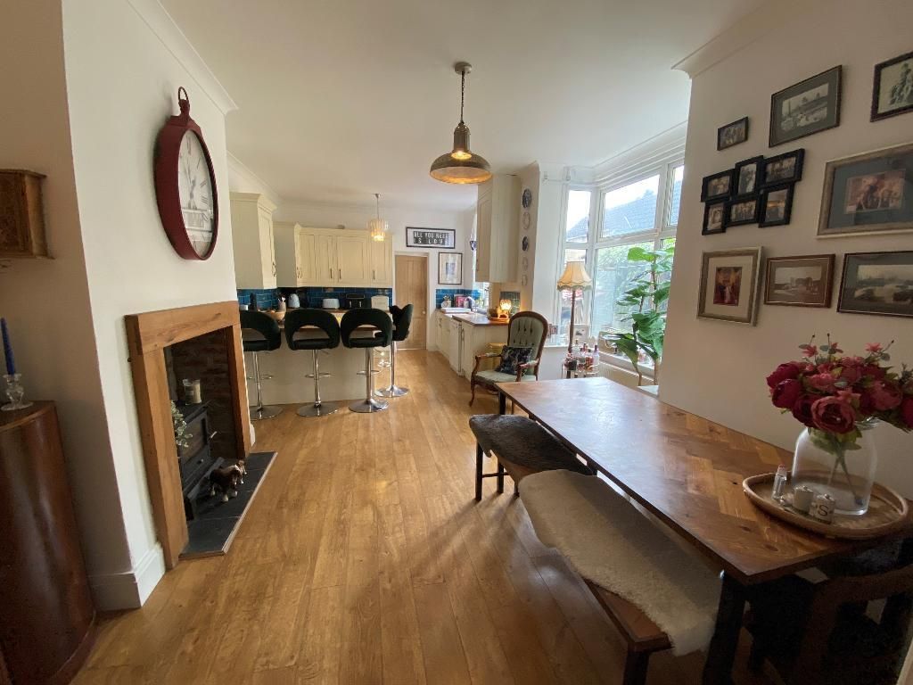 Property photo 1 of 41 Dining Kitchen