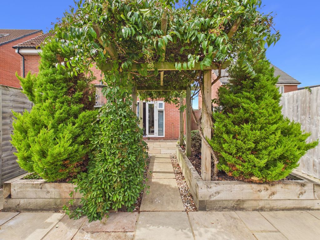 Property photo 3 of 32