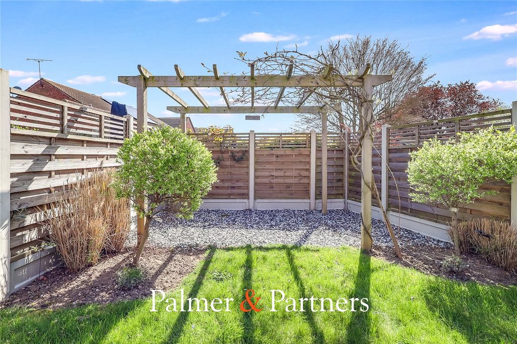 Property photo 3 of 17 Picture No. 01