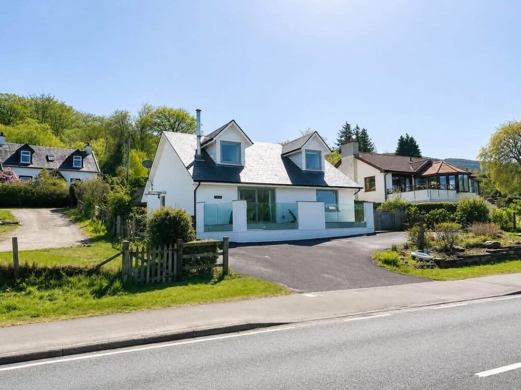 Property photo 2 of 39