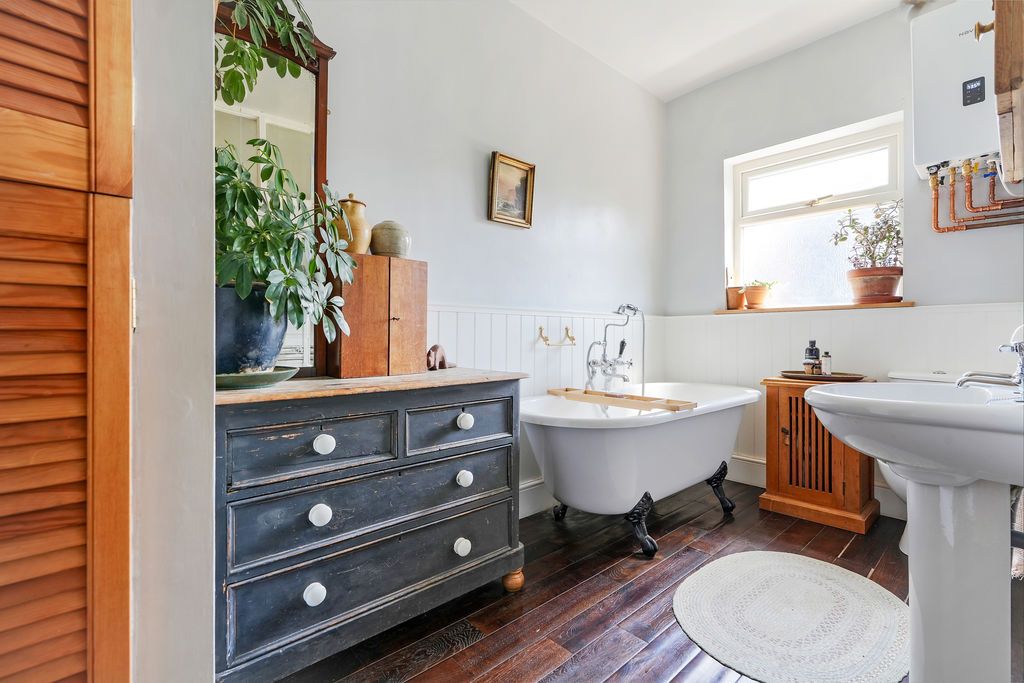Property photo 2 of 30 Bathroom