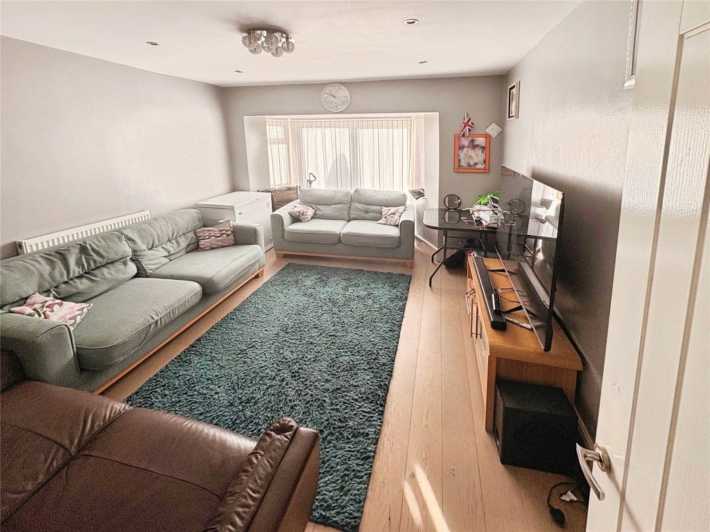 Property photo 2 of 7 Living Room