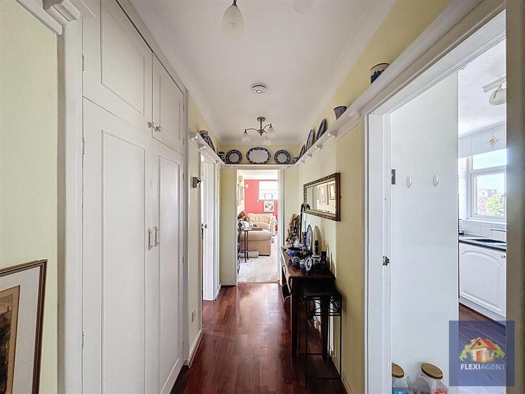 Property photo 3 of 21 4319563