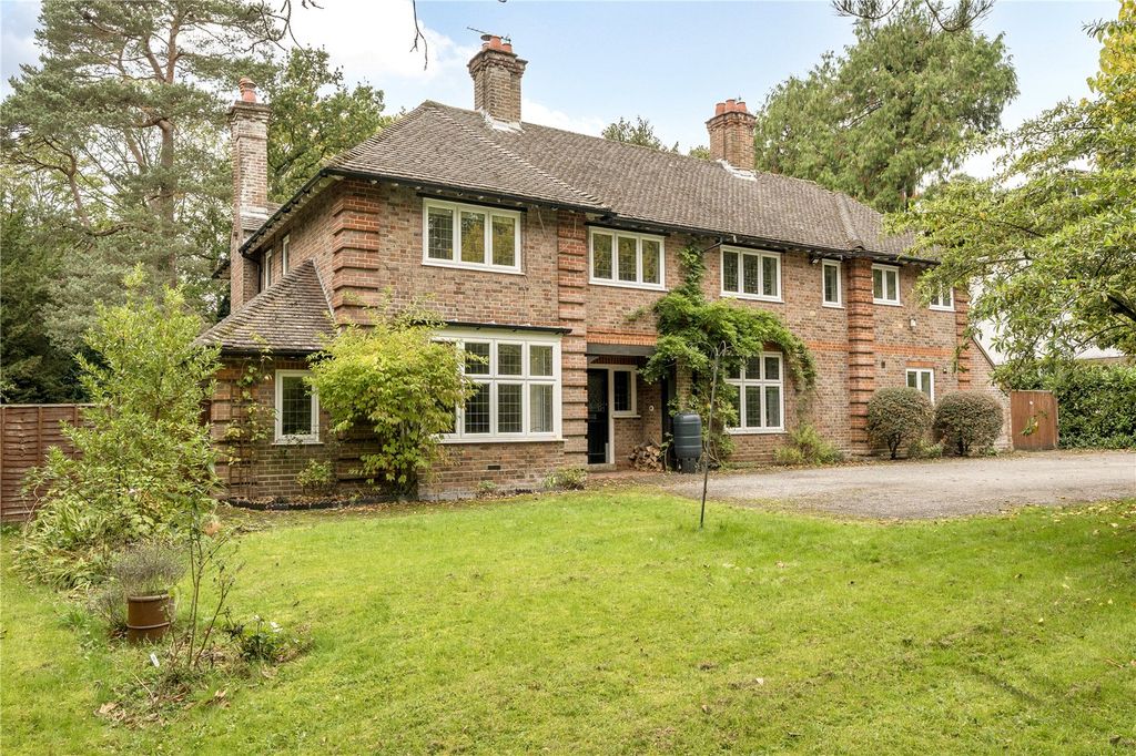 Property photo 1 of 19 Front Aspect