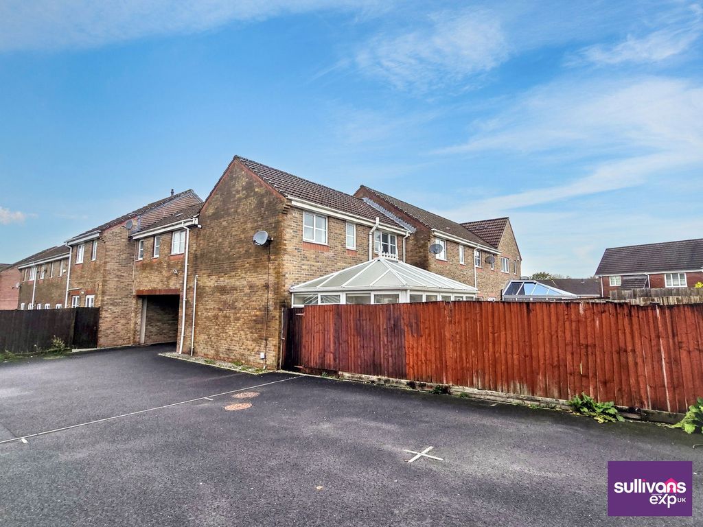 Property photo 2 of 18