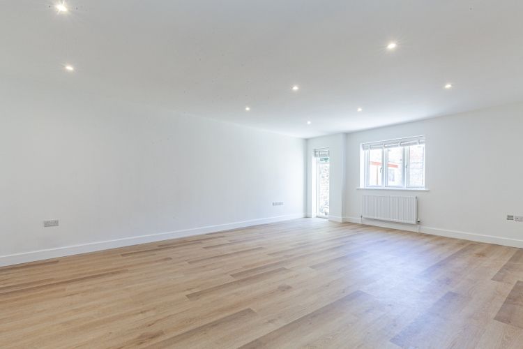 Property photo 3 of 9 258309