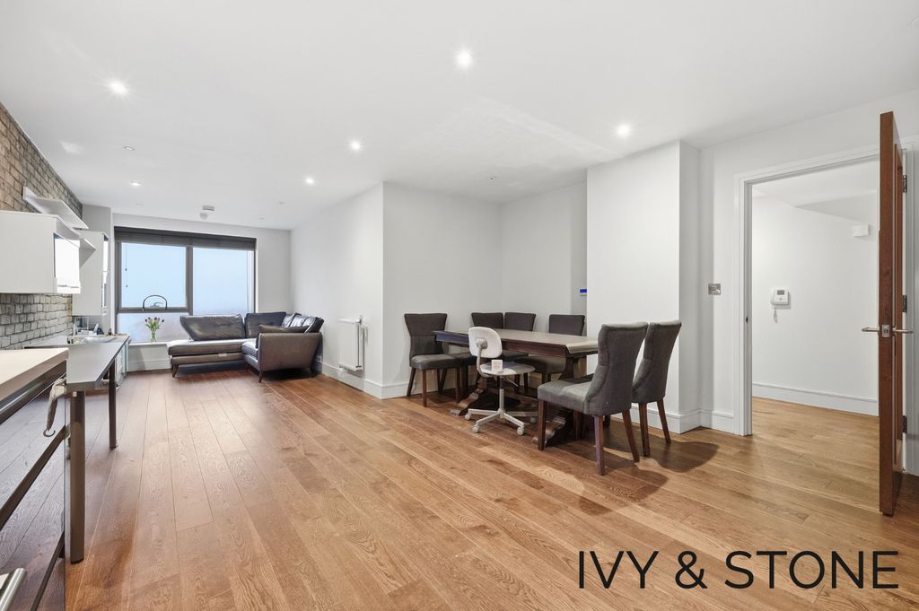 Property photo 1 of 19 4536012