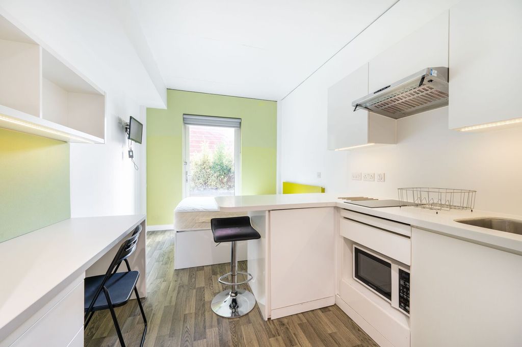 Property photo 1 of 5