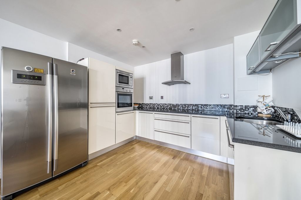 Property photo 3 of 19 1355895-5-68cd865...
