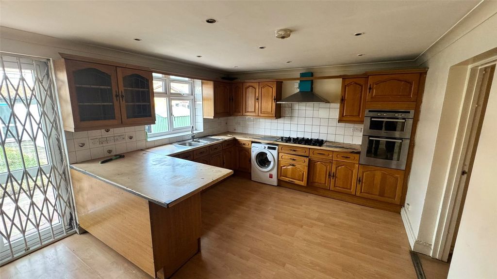 Property photo 2 of 13 Picture No. 09