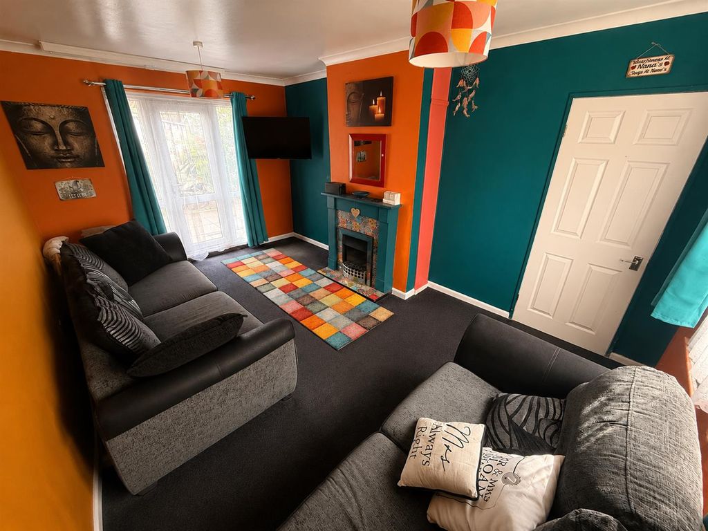 Property photo 3 of 9 Lounge.Png