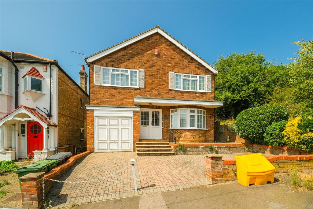 Property photo 1 of 26