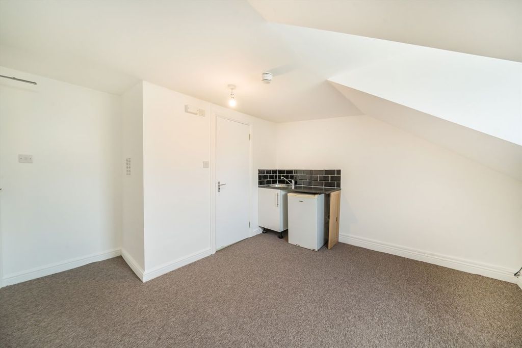 Property photo 3 of 3