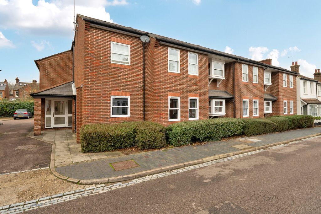 Property photo 1 of 9