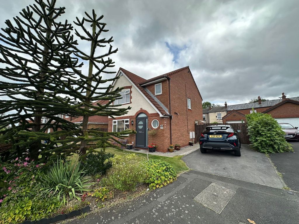 Property photo 1 of 28