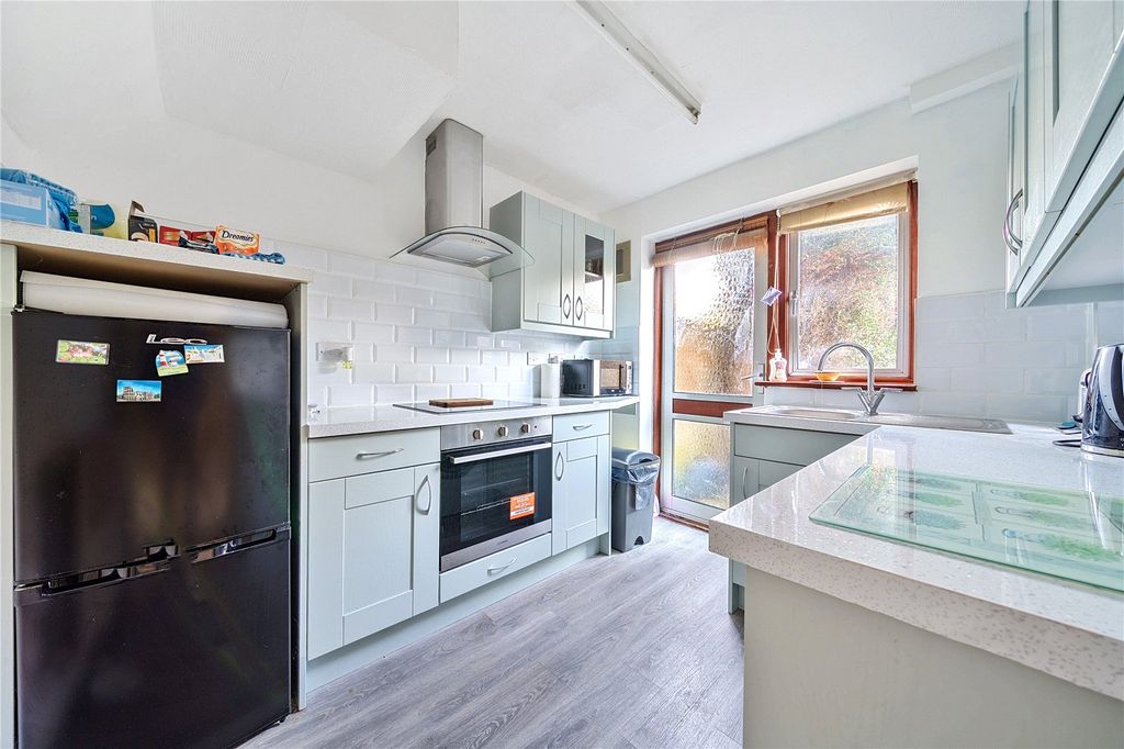 Property photo 3 of 21 Kitchen