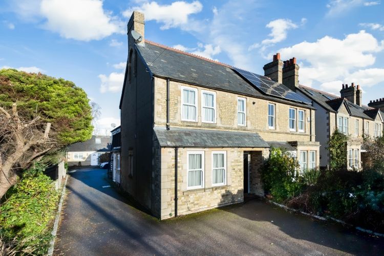 Property photo 1 of 9 309736