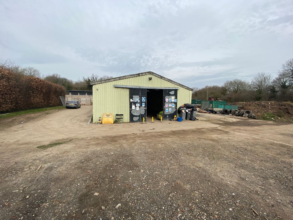 Property photo 1 of 3