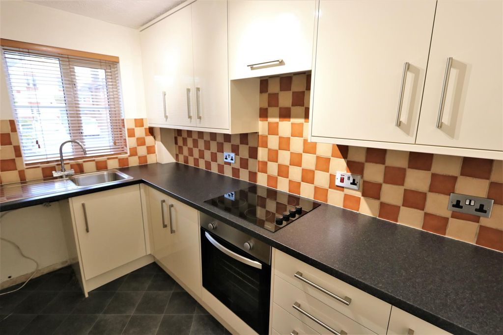 Property photo 2 of 8