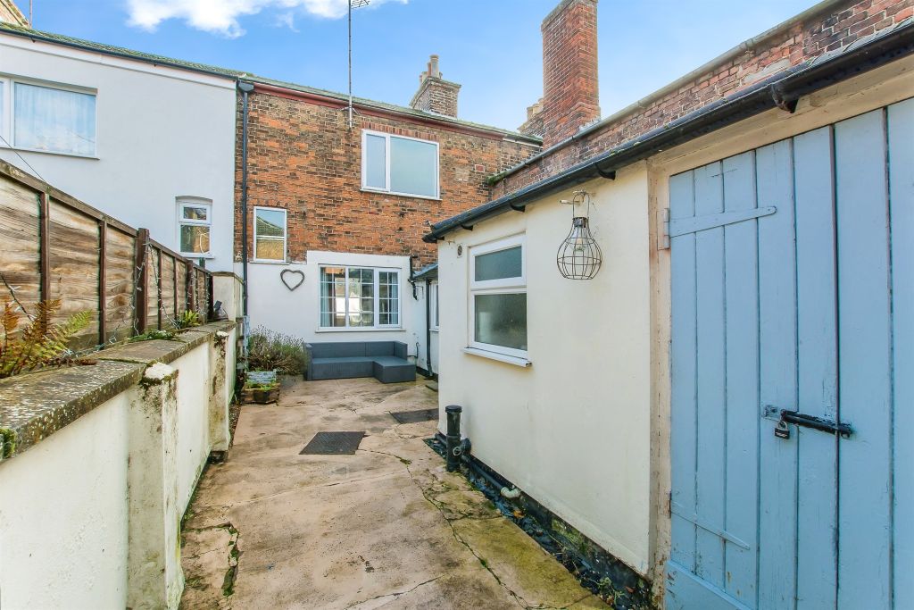 Property photo 2 of 3