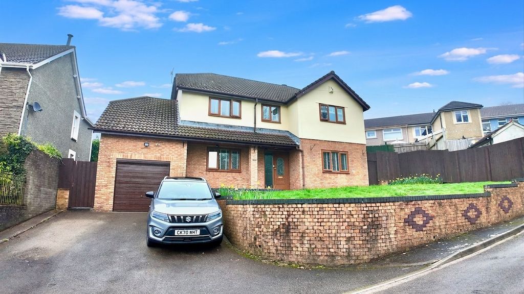 Property photo 1 of 44