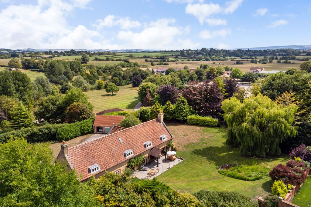 Property photo 1 of 21