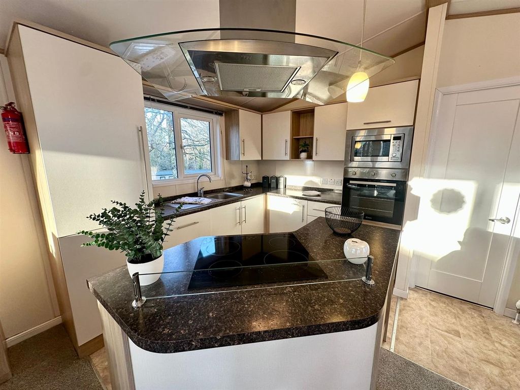 Property photo 2 of 9 0F4Ac26A-2533-4Ae6-Ac5E-413E6F321699.Jpg