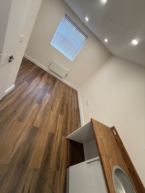 Property photo 1 of 3