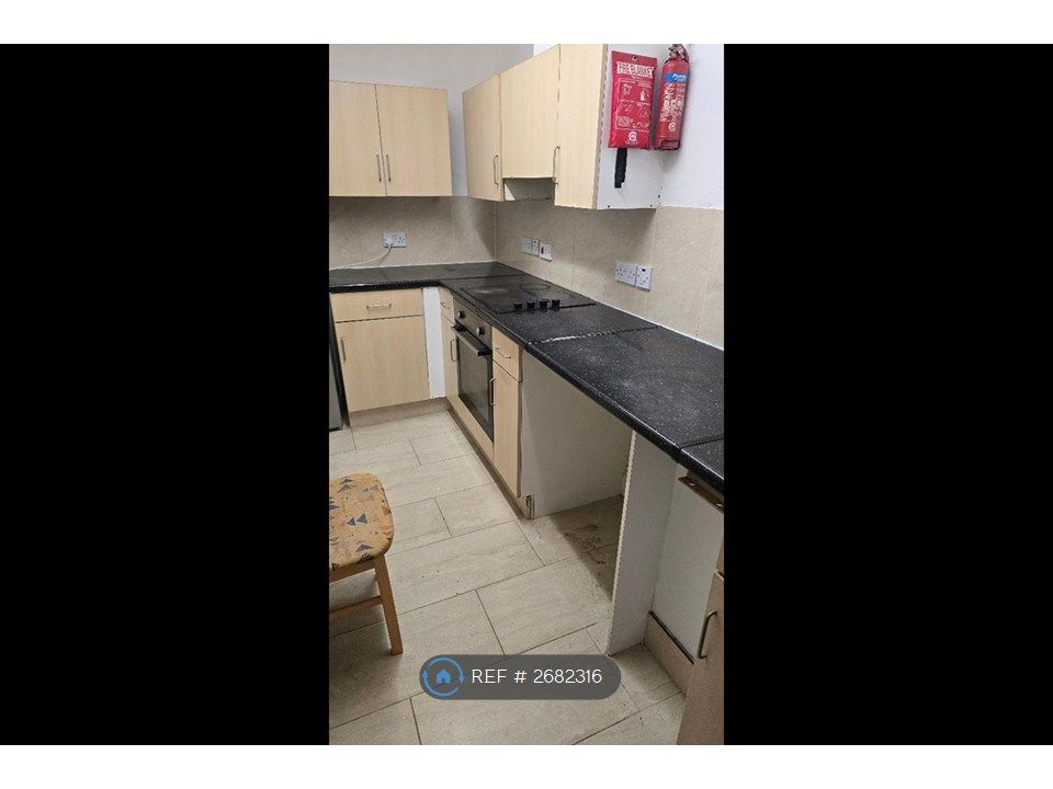 Property photo 3 of 13 Kitchen