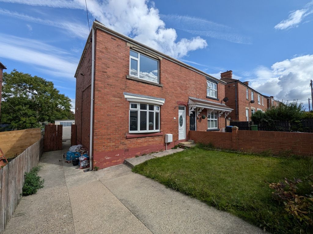 Property photo 1 of 8 1000000901