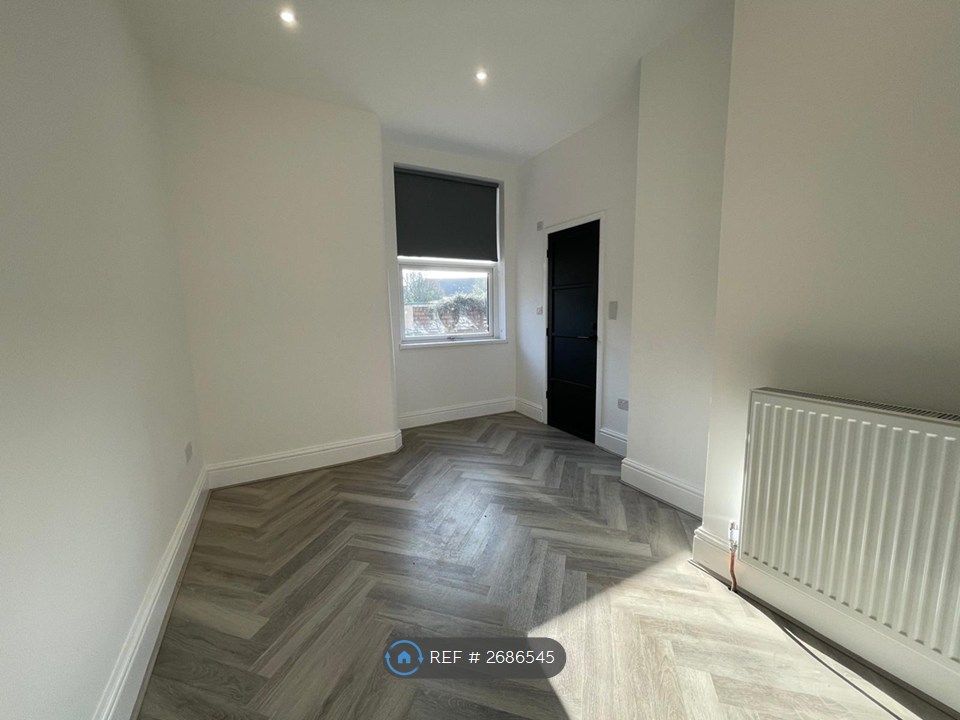 Property photo 3 of 5 Bedroom