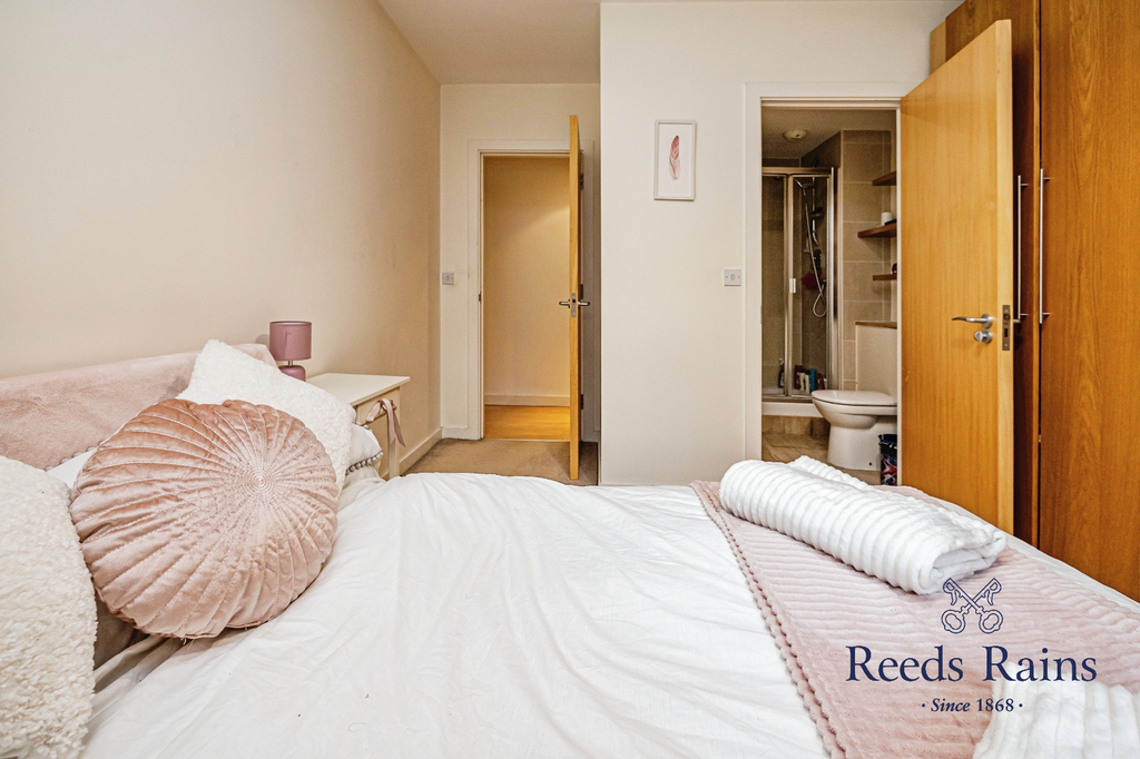 Property photo 2 of 20 Principal Bedroom